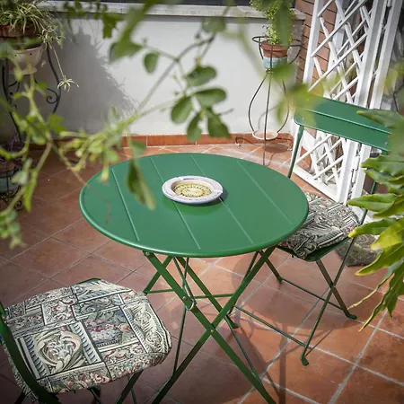Rosso Levanto House Rome