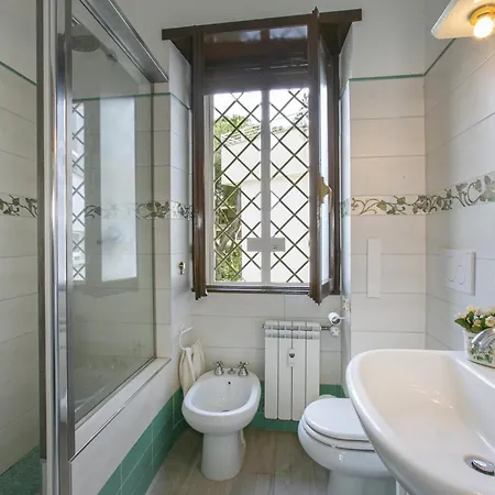 Rosso Levanto House * Rome