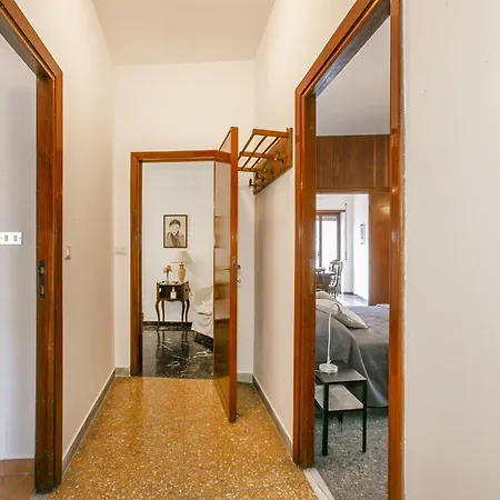 Rosso Levanto House Apartment Rome